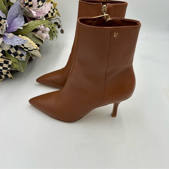 Women’s LAROUDE leather ankle boots size 37.5 made in Brazil